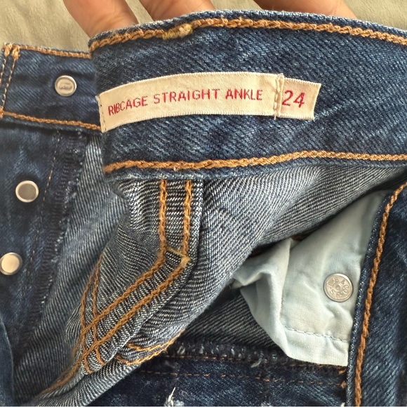 Levi’s ribcage straight dark wash jeans - Picture 4 of 4